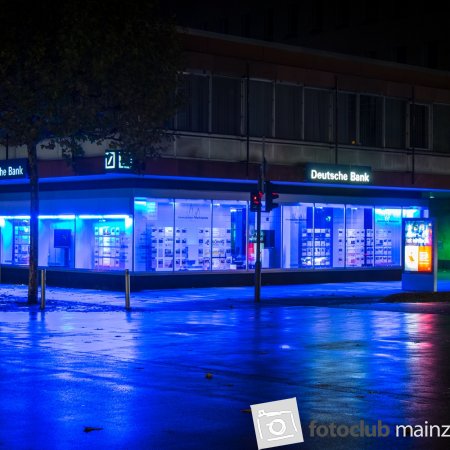 Blaue Bank